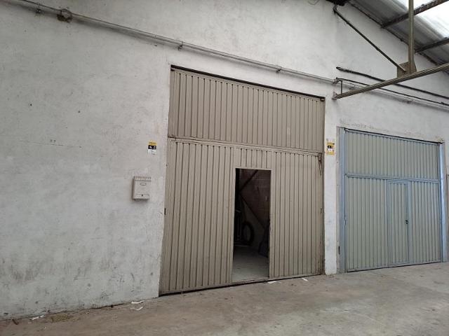 Nave Industrial en venta con 240 m2, en Zizurkil