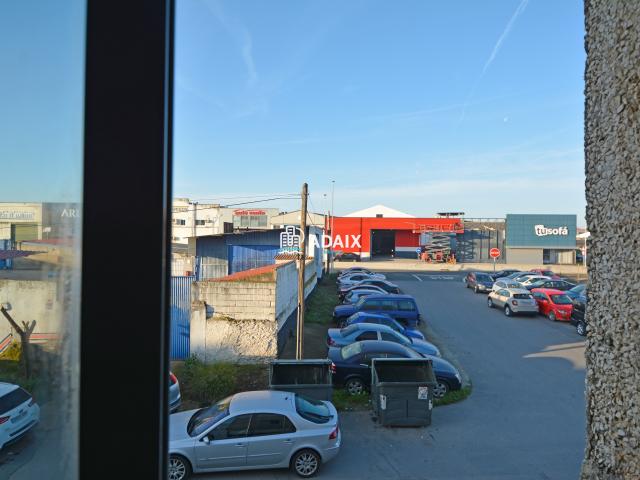 Nave Industrial en venta con 212 m2, 4 dormitorios en Sur Cáceres