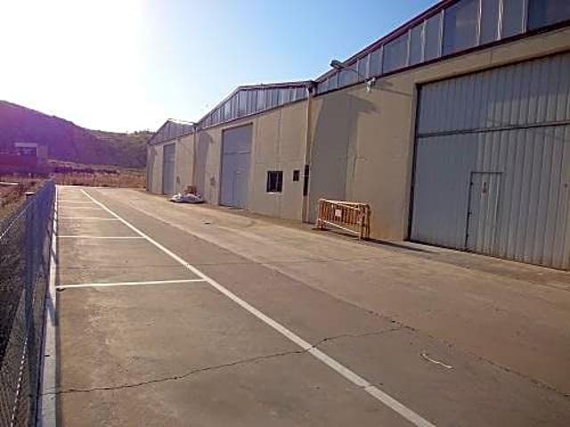 Nave Industrial en venta con 376 m2, 1 dormitorios en Azagra