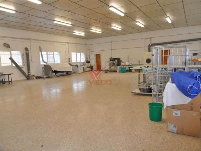 Nave Industrial en venta con 320 m2, en Sotorribas