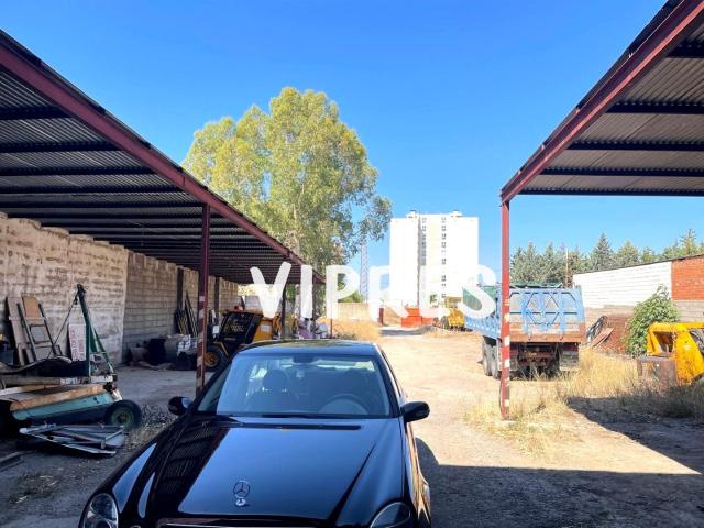 Nave Industrial en venta con 400 m2, 1 dormitorios en Oeste Nuevo Oeste Sierrilla Cáceres