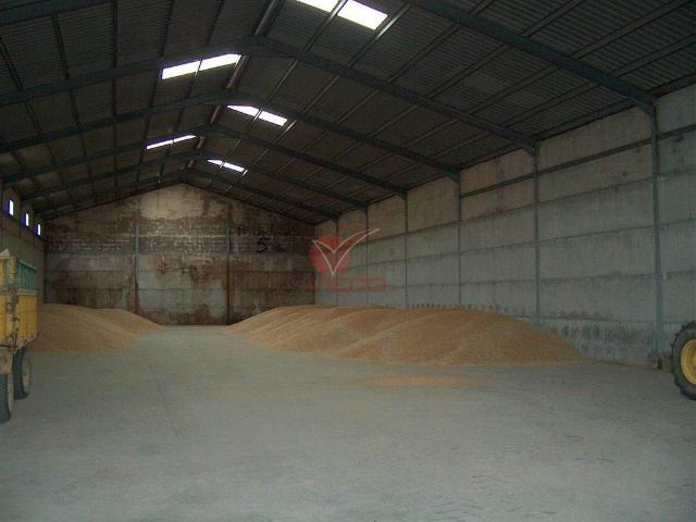 Nave Industrial en venta con 700 m2, en Sotorribas