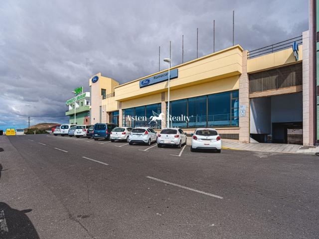 Nave Industrial en venta con 2563 m2, en San Isidro de Abona Granadilla de Abona