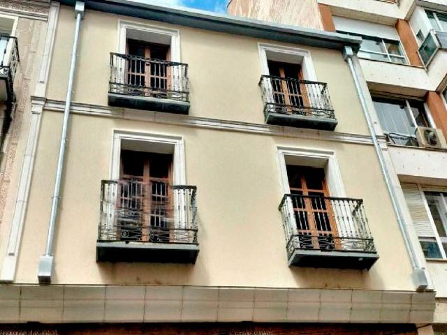 Nave Industrial en venta con 902 m2, 6 dormitorios en Centro Palencia