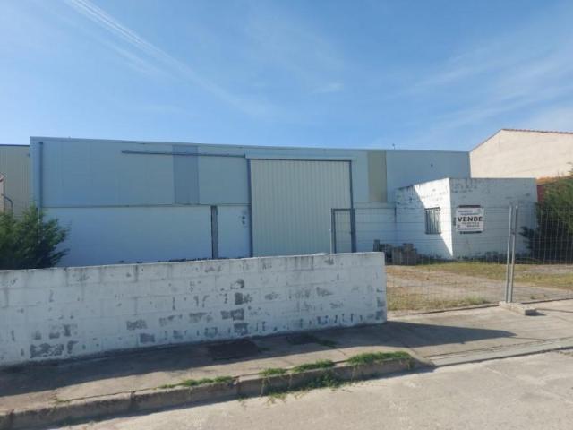 Nave industrial en venta en Coca