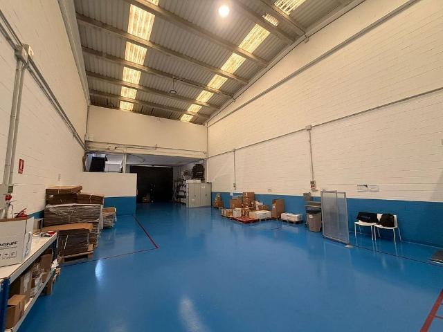 Nave industrial en venta en Constantí, de 250 m² 1 habitación por 200.000