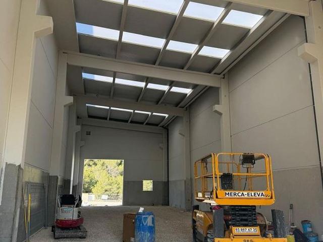 Nave industrial en venta en Calafell, de 300 m² por 420.000