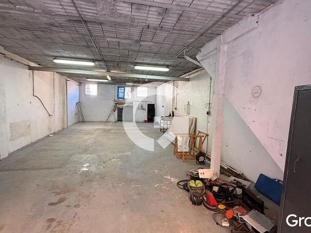 Nave industrial en venta en calle Antoni Gaudí, Mataró, de 197 m² 1 habitación por 239.990