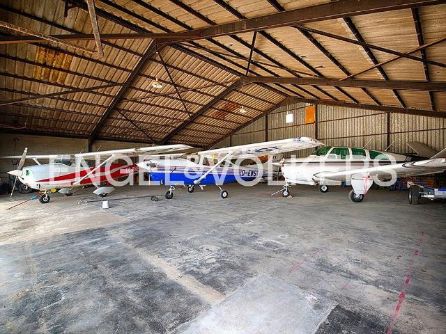 Nave industrial en venta en calle Aeroclub, Castelló d´Empúries, de 300 m² por 430.000