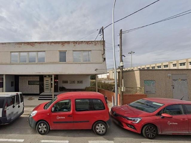Nave industrial en venta en calle Artesans, Valls, de 495 m² por 97.600