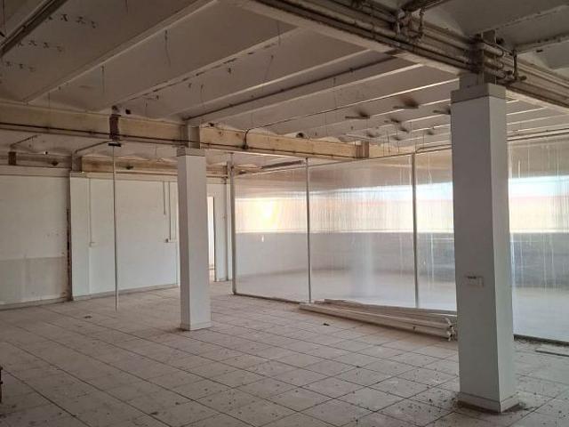 Nave industrial en venta en calle De Cervantes, Reus, de 1.582 m² 1 habitación por 350.000