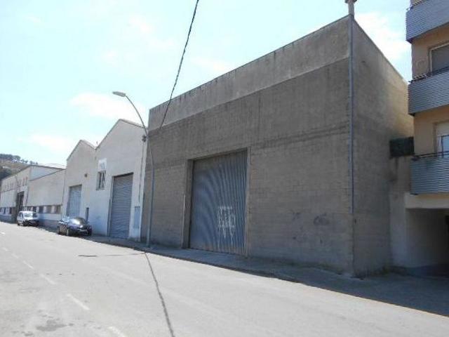 Nave industrial en venta en calle De Gran Canària, Girona, de 2.434 m² por 236.000