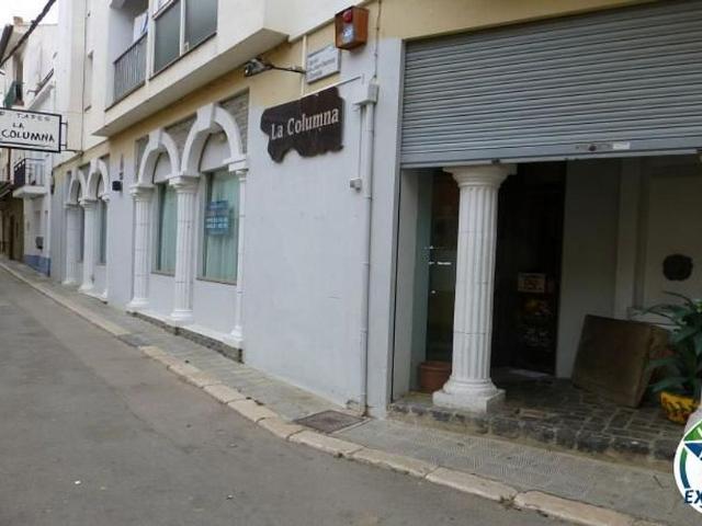 Nave industrial en venta en calle De Joan Badosa i Compte, Roses, de 150 m² por 285.000