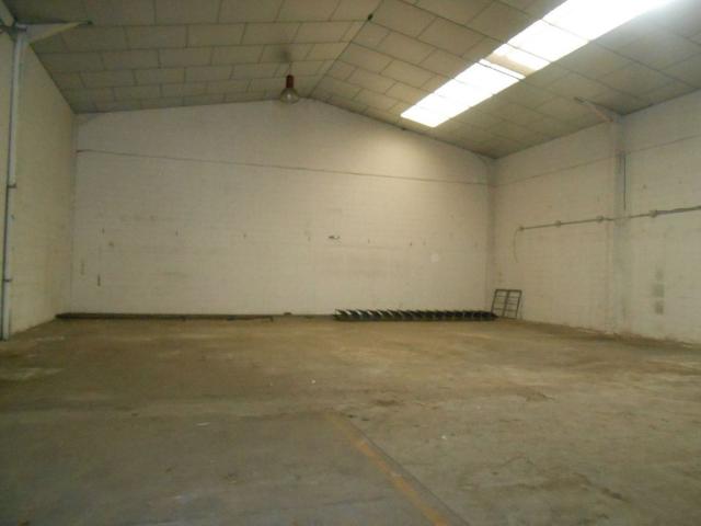 Nave industrial en venta en calle De la Garrotxa, Castellar del Vallès, de 525 m² 2 habitaciones por 375.000