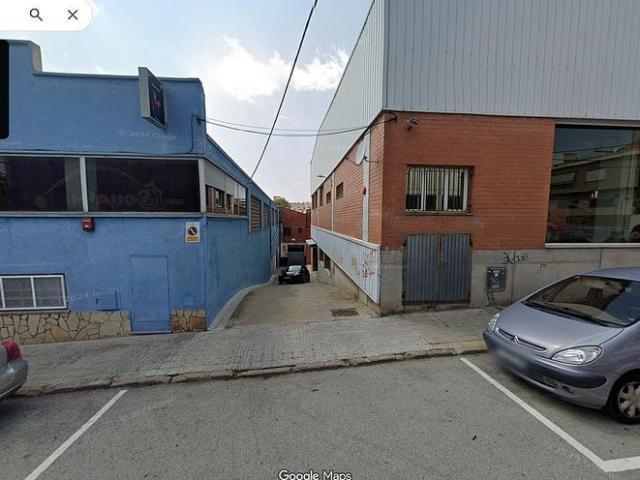 Nave industrial en venta en calle De Marconi, Terrassa, de 530 m² 1 habitación por 219.000