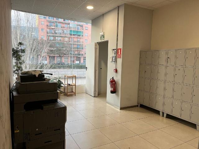Nave industrial en venta en calle Del Mig, Mataró, de 490 m² 4 habitaciones por 285.000