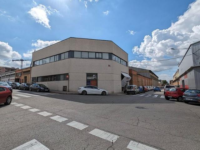Nave industrial en venta en calle Del Bruc, Sabadell, de 656 m² por 750.000
