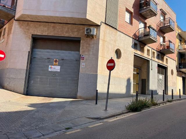 Nave industrial en venta en calle Del Garrofer, Viladecans, de 407 m² 2 habitaciones por 390.000