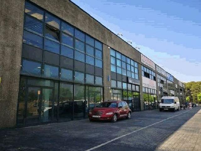 Nave industrial en venta en calle Del Penedès, Cubelles, de 476 m² por 204.000