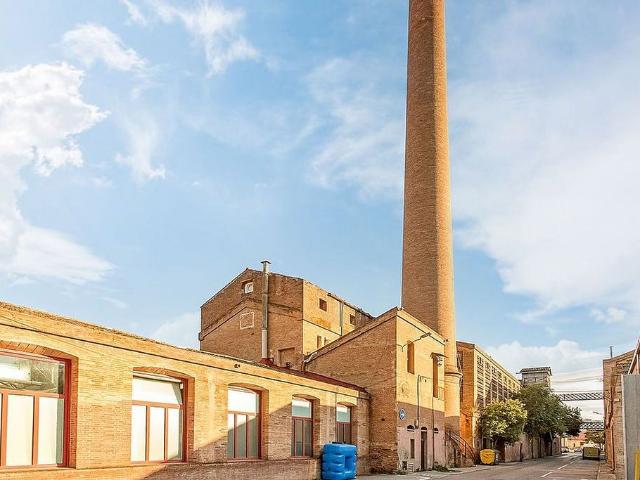 Nave industrial en venta en calle Dels Raspalls, Santa Coloma de Cervelló, de 749 m² por 223.000