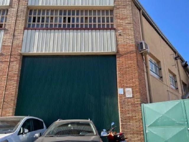 Nave industrial en venta en calle Josep Maria de Sagarra, Hospitalet de Llobregat, L´, de 1.115 m² por 700.000