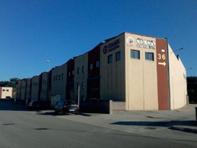Nave industrial en venta en calle Sant Celoni, Llinars del Valles, de 406 m² por 284.600