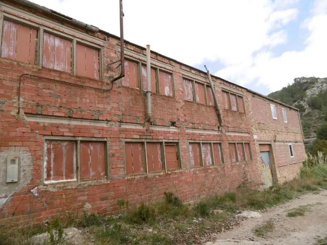 Nave industrial en venta en calle Santa Marina, Vandellòs i l'Hospitalet de l'Infant, de 450 m² por 30.000