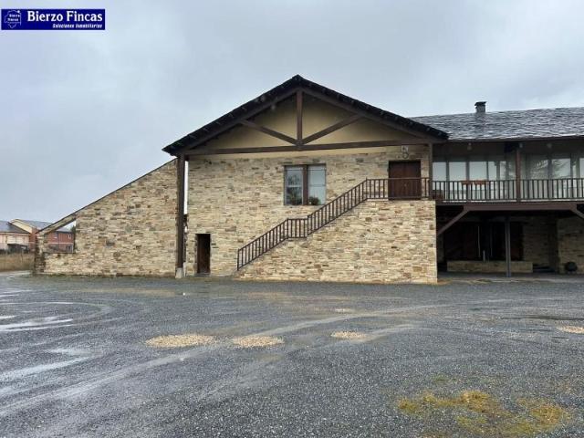 Nave industrial en venta en Carracedelo, * ALREDEDORES PONFERRADA