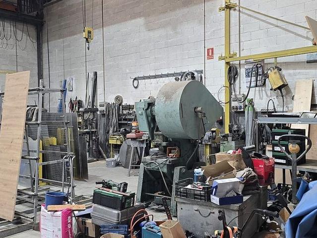 Nave industrial en venta en calle De L'anoia, Castellar del Vallès, de 248 m² 3 habitaciones por 220.000