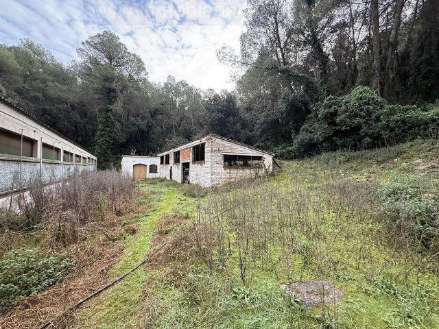 Nave industrial en venta en Castellet i la Gornal, de 400 m² 6 habitaciones por 140.000