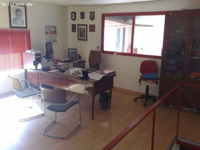 Nave industrial en Venta en Alcalá de Guadaira, Sevilla