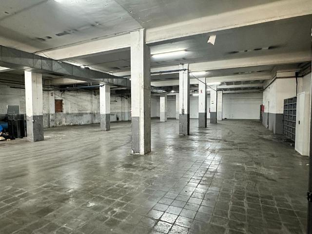 Nave industrial en venta en avenida De Cerdanyola, Sant Cugat del Vallès, de 750 m² por 550.000