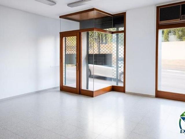 Nave industrial en venta en avenida De Salvador Dalí i Domènech, Figueres, de 92 m² por 75.000