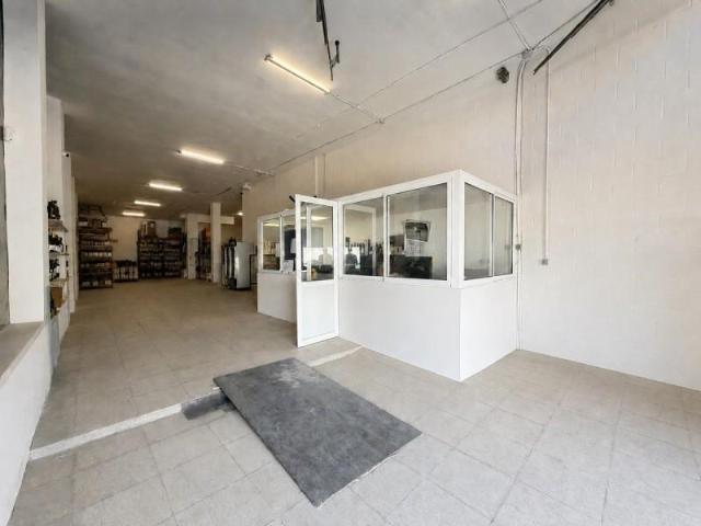 Nave industrial en venta en Badajoz, Barriada Llera
