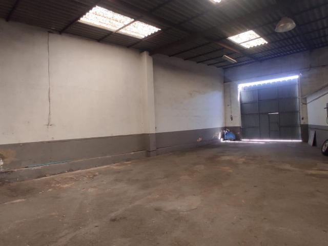 NAVE INDUSTRIAL EN VENTA EN EL CARPIO EN UNA EXCELENTE UBICACIÓN!