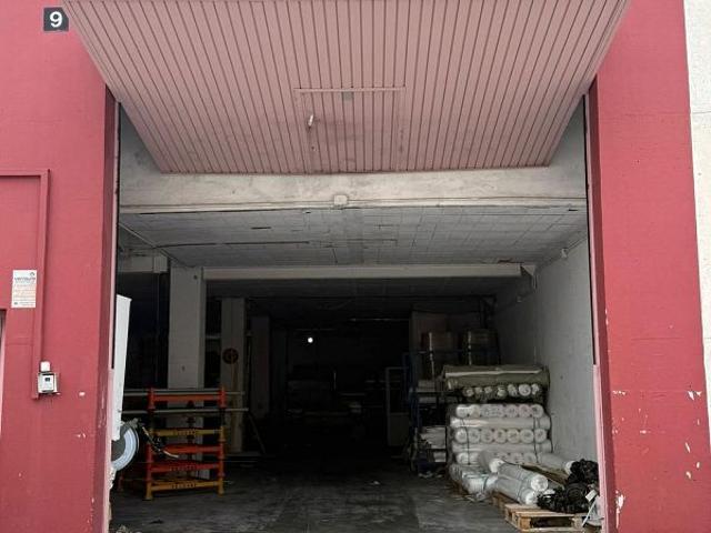 Nave industrial en venta en Igualada, de 441 m² por 210.000