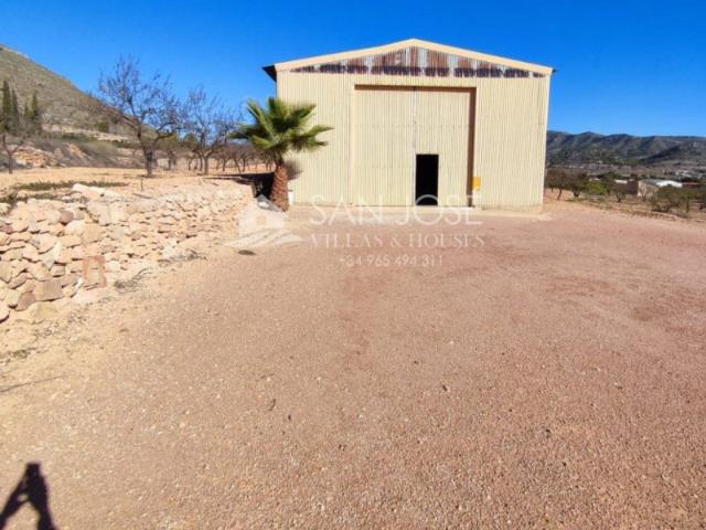 Nave industrial en venta en La Romana, CUEVAS DE SAN ANTON