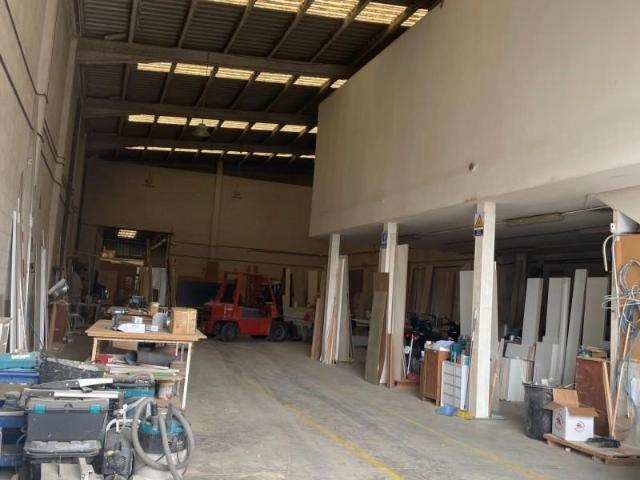 Nave industrial en venta en La Rinconada, Cañamo