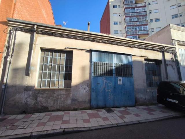 Nave industrial en venta en León, Armunia