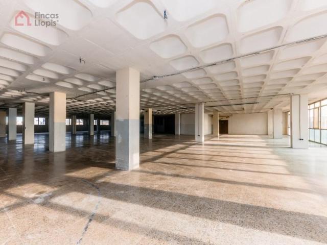 Nave industrial en venta en L'Hospitalet de Llobregat, Bellvitge