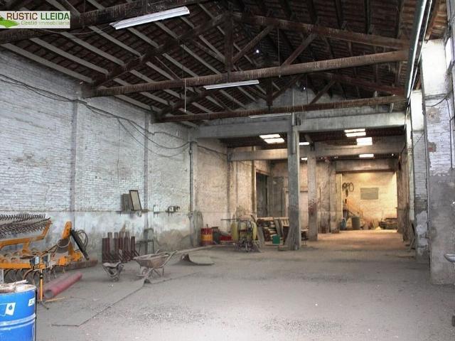 Nave industrial en venta en Mollerussa, de 2.619 m² por 400.000