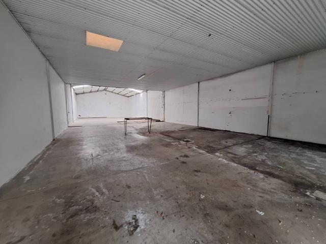 Nave industrial en venta en Medina de las Torres