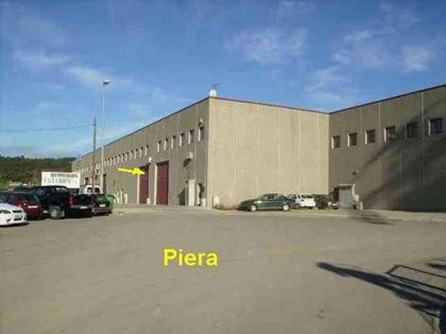 Nave industrial en venta en Piera, de 737 m² 2 habitaciones por 575.000