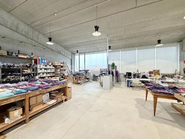 Nave industrial en venta en plaza Del Vapor, Badalona, de 530 m² 1 habitación por 595.000