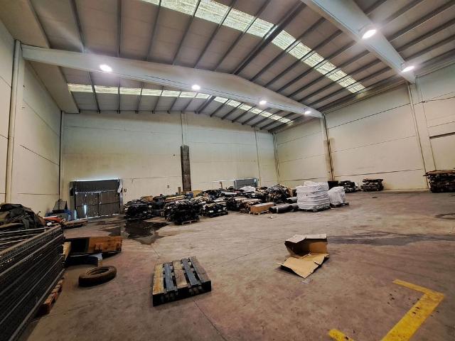 Nave industrial en venta en Rubí, de 700 m² por 487.000