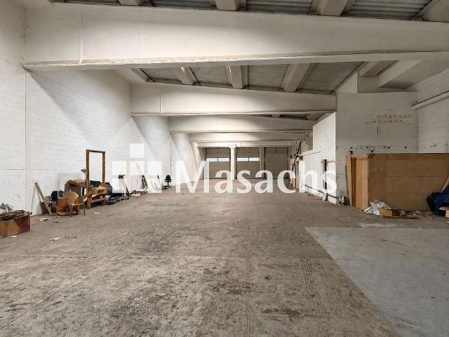 Nave industrial en venta en Terrassa, de 1.048 m² por 780.000