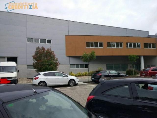 Nave industrial en venta en Vigo, Valadares