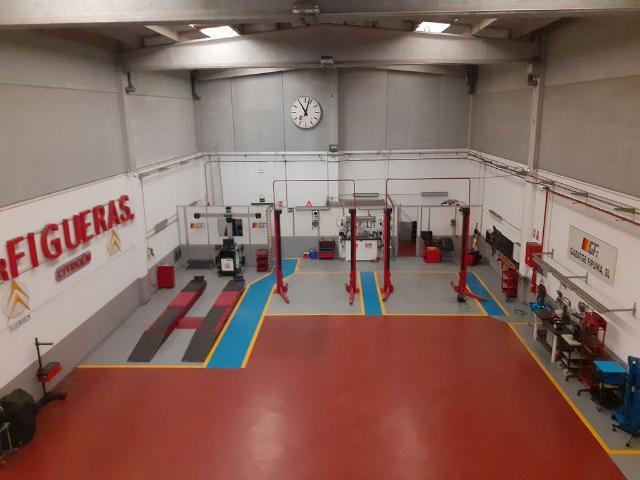 Nave industrial en venta en Vilanova i La Geltrú, de 660 m² 8 habitaciones por 700.000
