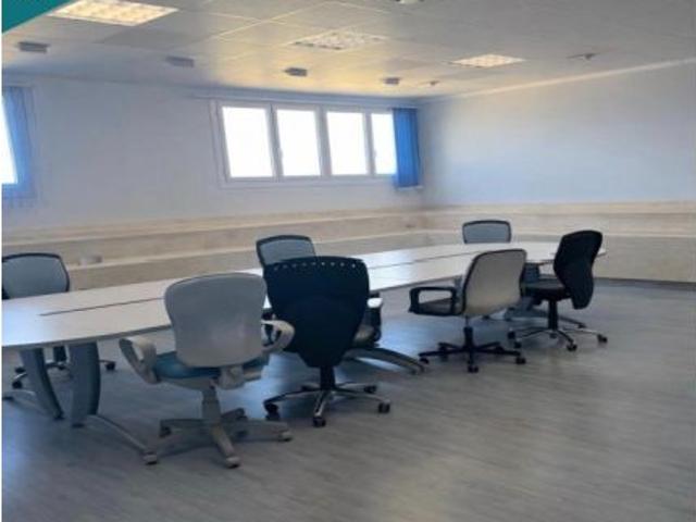 Nave Industrial Ejecutiva en Venta: Polígono El Mugrón