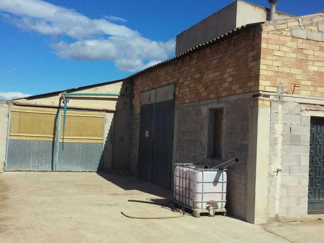 NAve Industrial situada en Traiguera Castellón